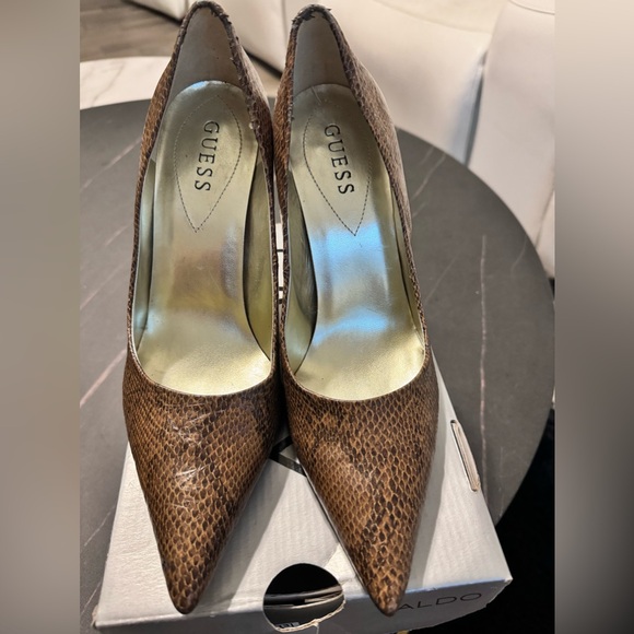 GUESS High heels Pump - Picture 3 of 8